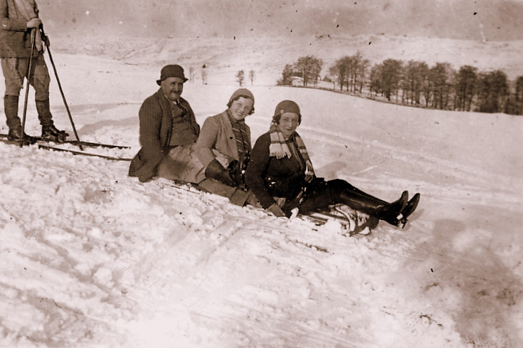 Skiing and sledging at Clova