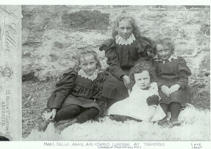 Members of the Lumsden family at Terpersie