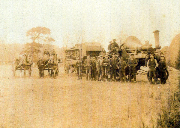 Mobile Threshing Mill near Leslie