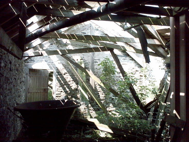 Inside the ruined steading at Baikiehill