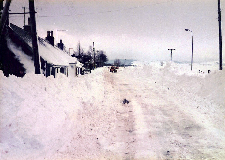 Aberdeen Road, Alford under snow